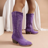 lila Cowboy-Stiefel mit Stickerei und Blockabsatz