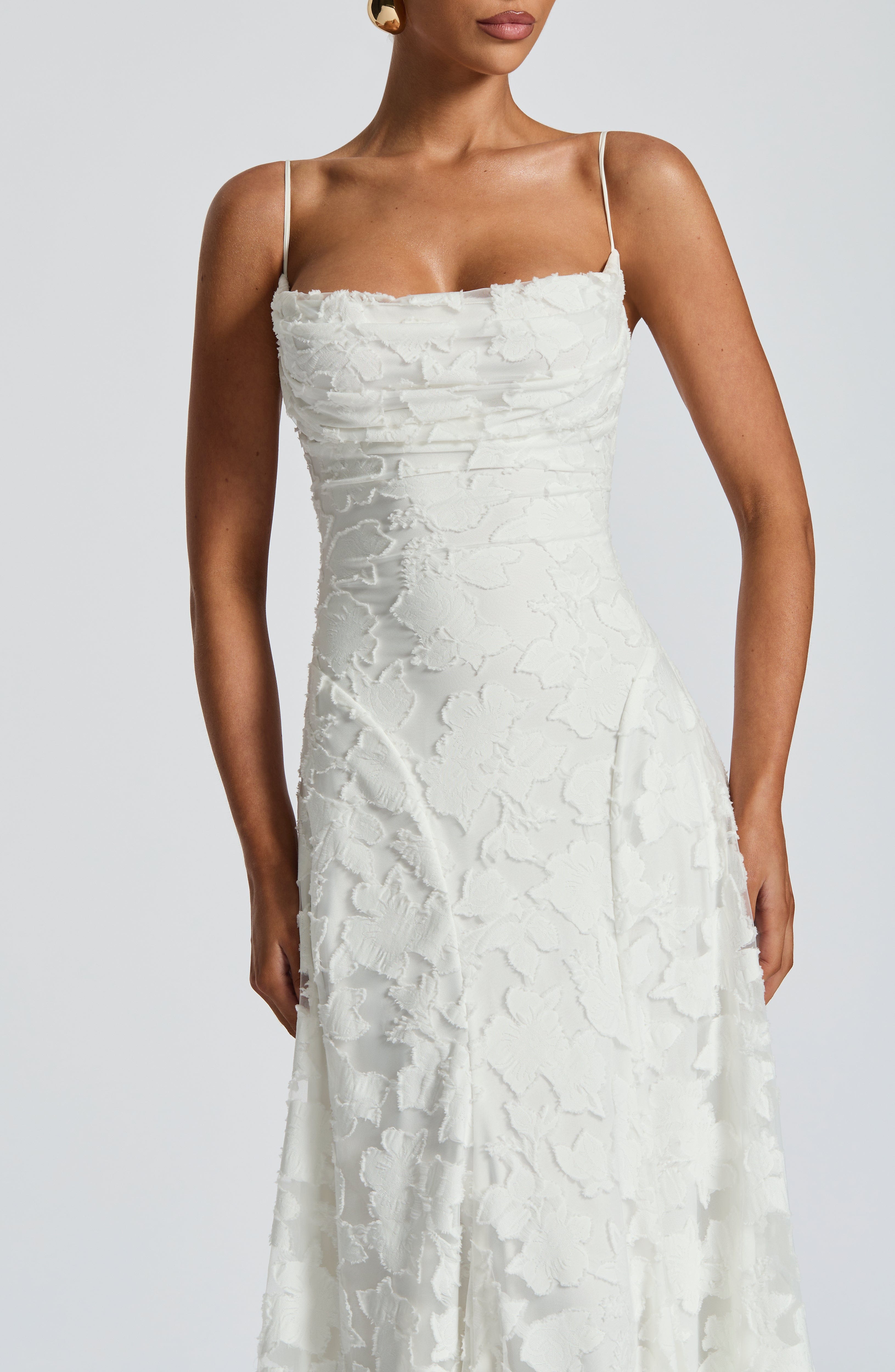 Florencia | Maxikleid mit Rückenausschnitt & Blumenstruktur