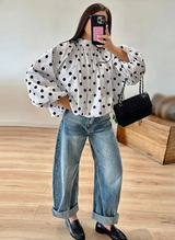 Bluse Damen Weiß Polka Dots mit Puffärmeln und Rückenschleife – Elodie von Talaine, Farbansicht Weiß