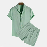 mintgroene heren zomerset met korte mouw en bijpassende short, casual stijl