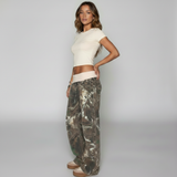 Camo Baggy Jeans Damen Folded Waist Detailansicht des Bundes