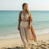 Modell mit Pearlisse Body-Chain – weitere Beach-Aufnahme