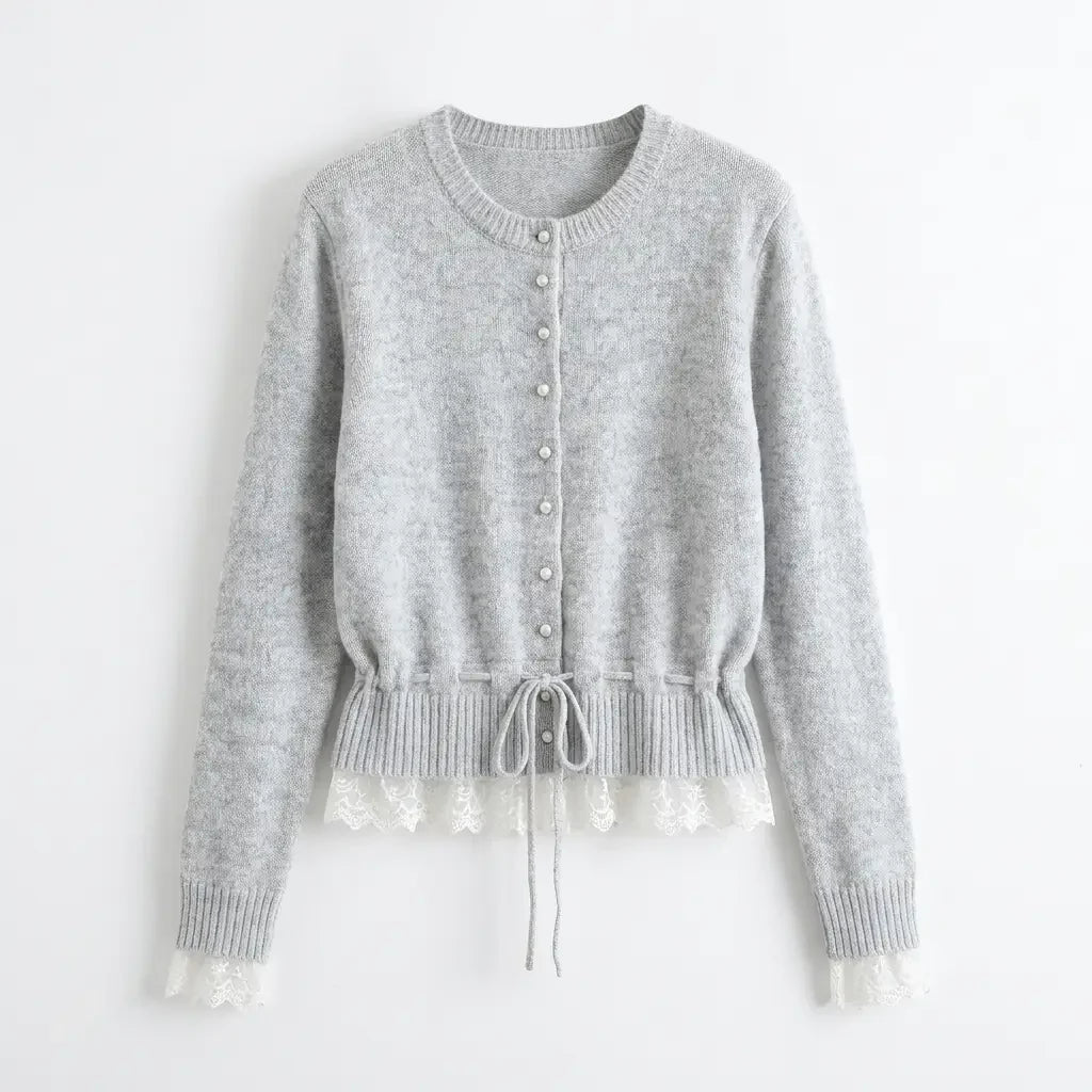 Camille Strickjacke in Grau mit Spitzensaum, Produktansicht