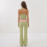 Coquette Yoga Outfit Damen – Flared Yogahose und Neckholder-Top in Grün
