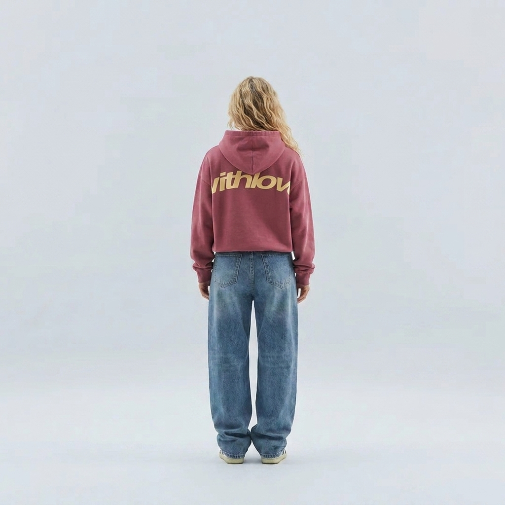 Rosa Oversized Hoodie Damen mit withlove-Rückenprint am Modell