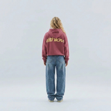 Rosa Oversized Hoodie Damen mit withlove-Rückenprint am Modell