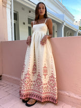 Akalia | Romantic Maxi Dress 