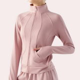 Roze winterjas met moderne snit

