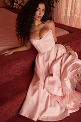 Elara | Satin Maxi Kleid mit Sweetheart-Ausschnitt & Tüll-Detail