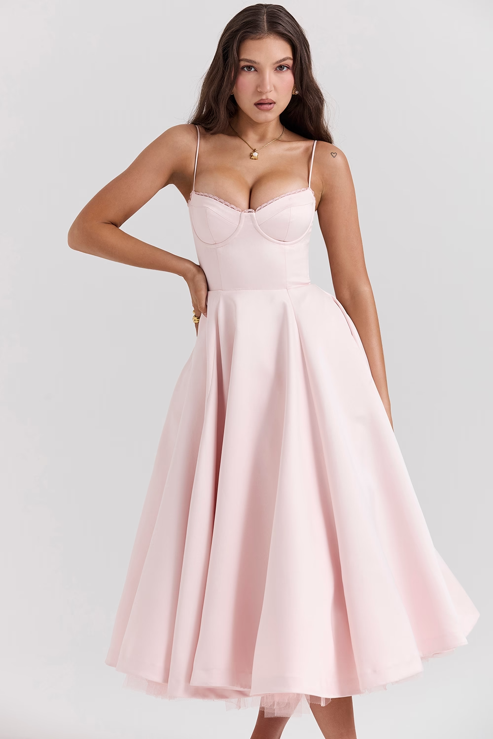 Elara Maxi Kleid rosa in voller Länge
