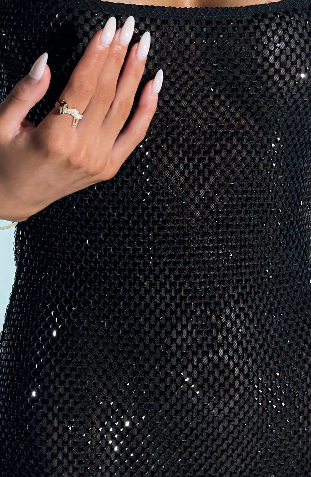 Stellara | Glitzer-Mesh Minikleid mit eckigem Ausschnitt & tiefem Rückenausschnitt