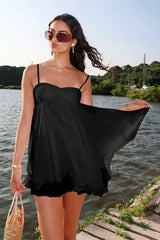 Chiffon Mini-Kleid Damen Schwarz mit Spaghettiträgern – Mirella von Talaine, am Model getragen
